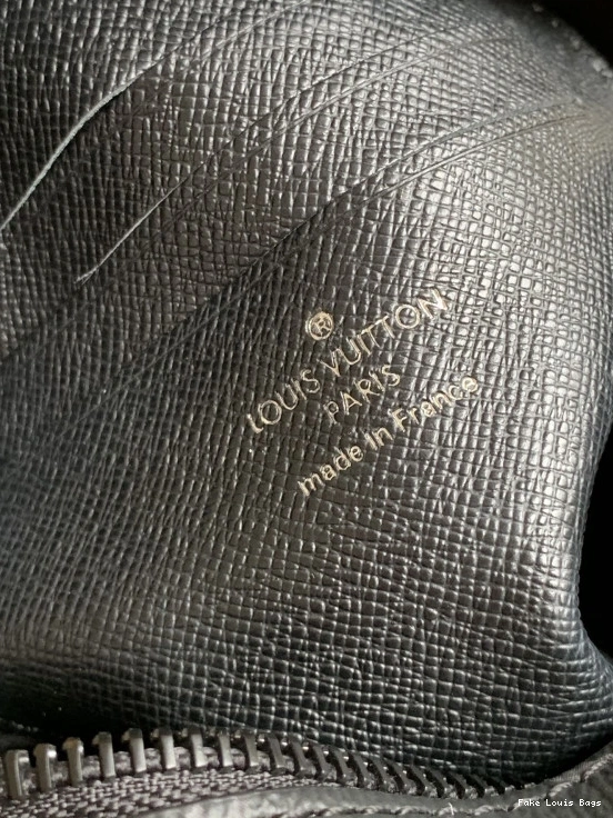 Fake Louis Bags Wearable Christopher LOUIS Wallet VUITTON 0821